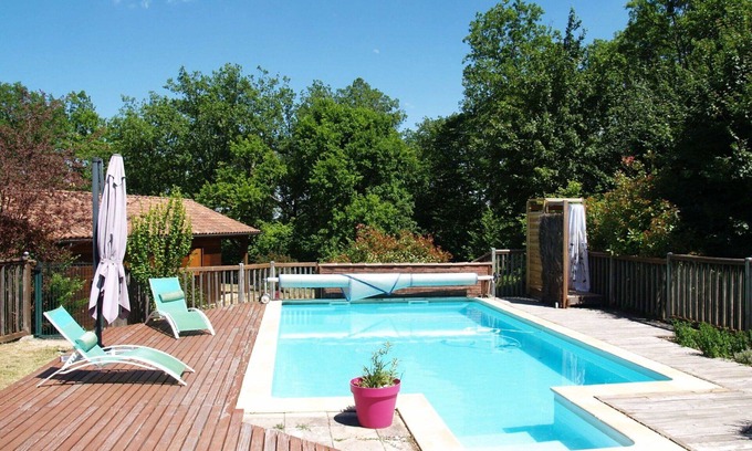 Loupiac House | Private Villa with A/C, WIFI, private pool, TV, terrace, pets allowed, panoramic view, parking