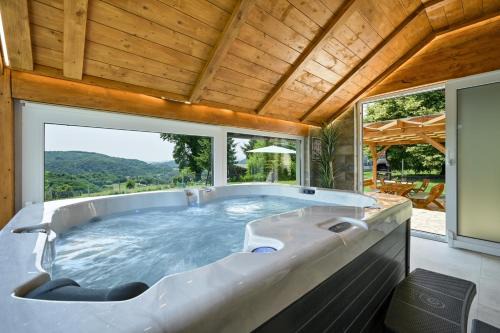 Pregrada House | Private Villa with Pool and Jacuzzi Dreamy Hill