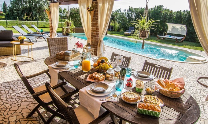 Ca' Pirami Villa | Private Villa with private pool, WIFI, A/C, hot tub, TV, pets allowed, panoramic view, parking