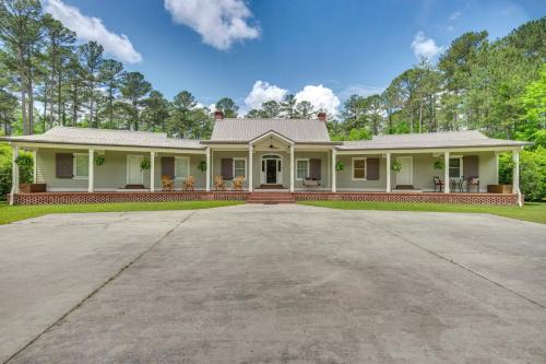 Ruffin House | Private Walterboro Estate with Deck and Fire Pit!