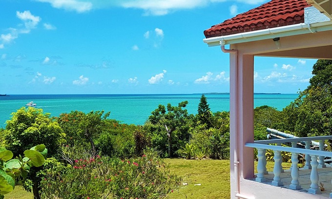 Spanish Wells House | Private Waterfront Home With 180* Sea Views - 2 Bed/2Bath