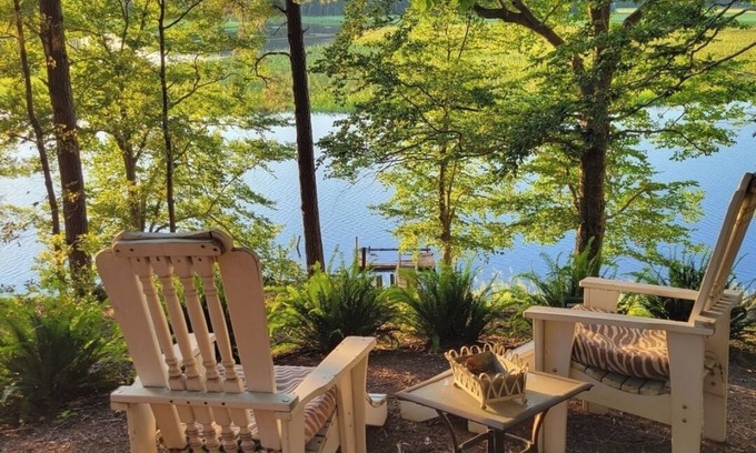 Millers Tavern Cottage | Private Waterfront Cottage just 5 minutes from town!