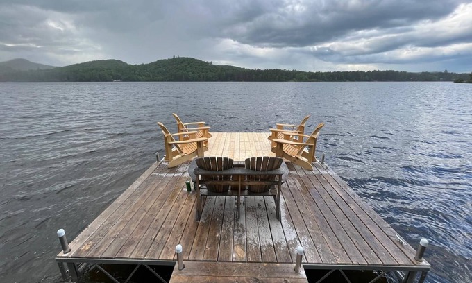 Madawaska Valley House | PRIVATE WATERFRONT GUESTHOUSE ON QUIET SANDY LAKE