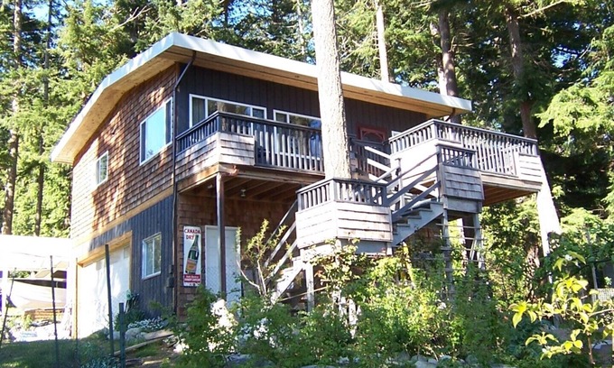 Powell River Cottage | Private waterfront cottage on Malaspina Strait