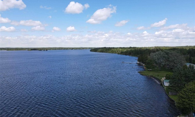 Kirkfield Cottage | Private Waterfront Cottage with Stunning Sunsets