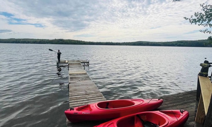 Sabattus House | PRIVATE WATERFRONT DOG FRIENDLY LAKE HOUSE