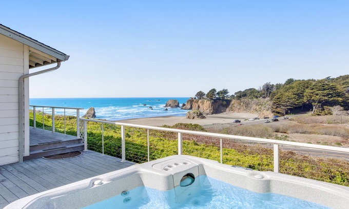 Fort Bragg House | Private Waterfront Home with Private Hot Tub and Central Heat - Walk to Ocean