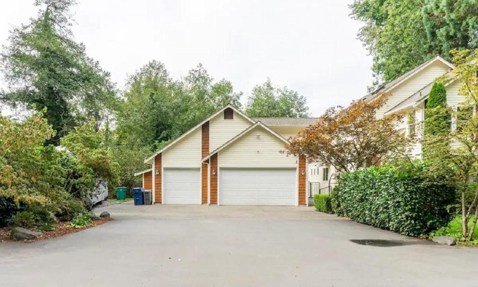 Auburn House | Private Waterfront Retreat near downtown Auburn