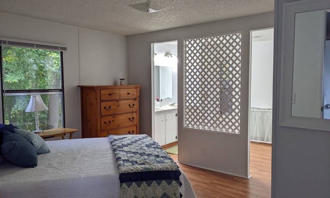 Alexis House | Private Wooded Paradise for Remote Working, Fishing, or Visits Near Lake Norman