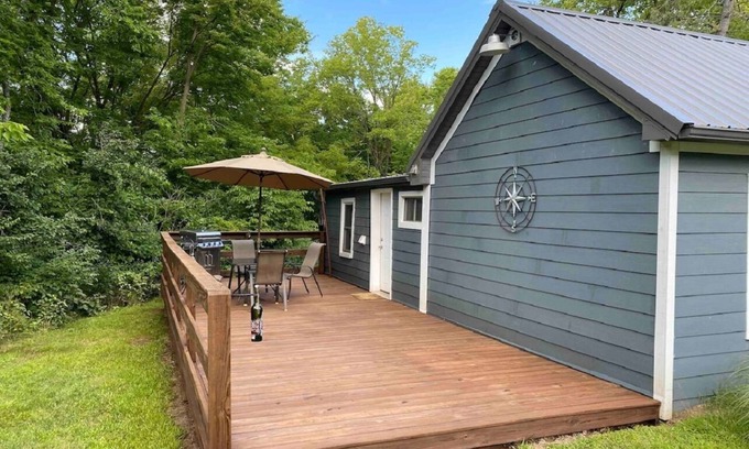 Keosauqua House | Private Woodsy Cabin close to River and Keosauqua