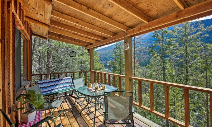 Troy Cabin | Private 'Yaak River Hideaway' w/Deck & Mtn Views!
