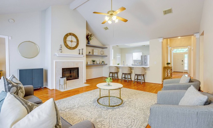 Clodine House | Private Yard + Gazebo: Quiet Houston Home