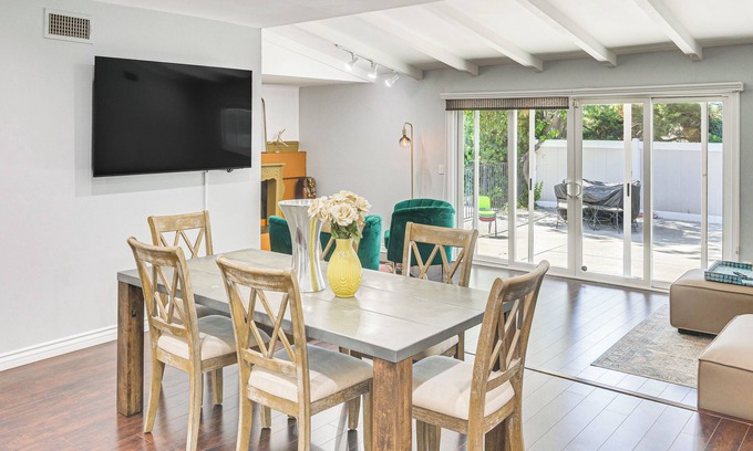 Canoga Park House | Private Yard w/Pool: Bright Escape in Canoga Park