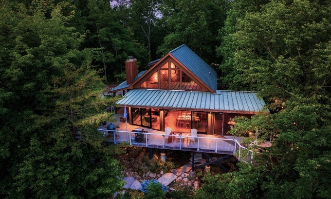 Townsend Cabin | Private*Zen*SwimSpa*ChefKitchen*