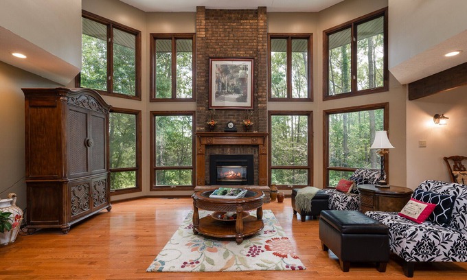 Webster House | Privated 3 acreage wood retreat near 30 Restraunts