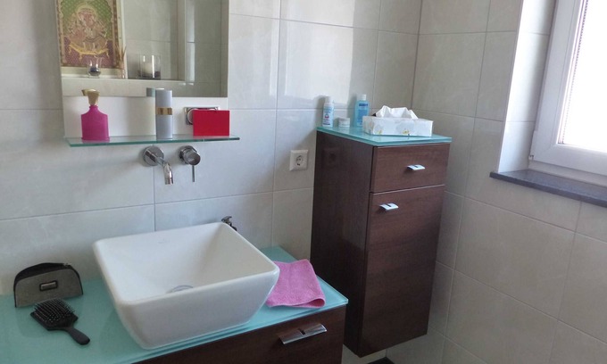 Munzingen Apartment | Privatzimmer 2 - Gasthaus Privatzimmer in Freiburg im Breisgau
