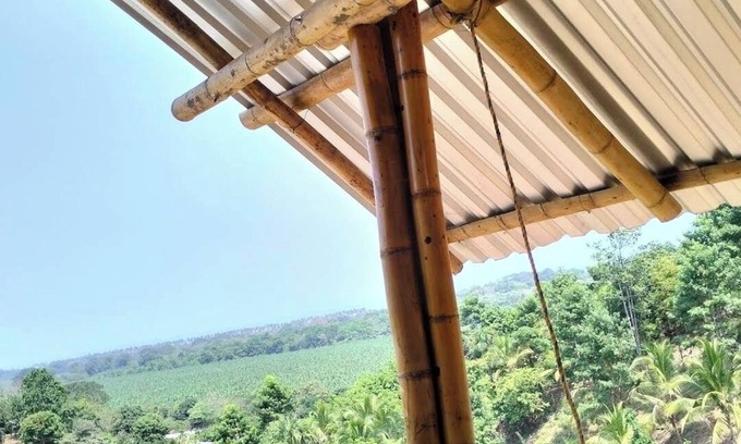 Buritaca Cabin | Prive bedroom cabin in tranquil Los Linderos with WiFi for two.