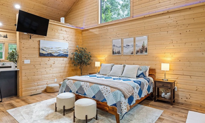 Cleveland Cabin | Prized Gem - Spa-like Retreat in the Heart of Nature!