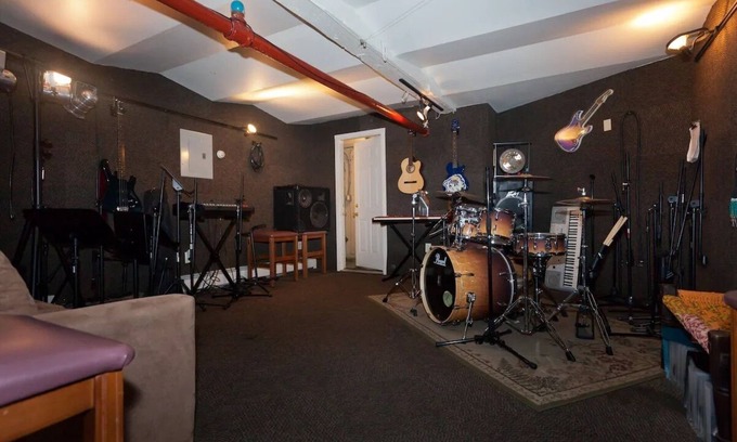 Stafford Springs Apartment | Professional Recording Studio