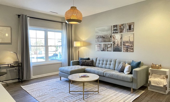 Midlothian Condo | Professional’s Dream in the Heart of Midlothian