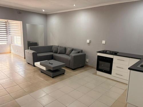 Edenvale Apartment | professor