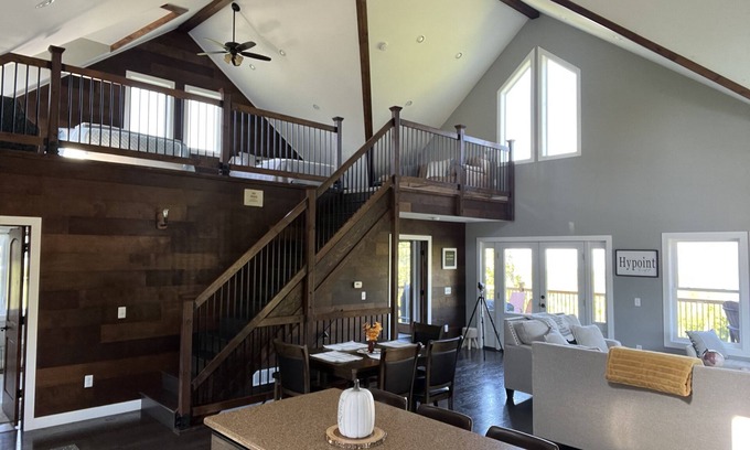 Eastman House | PROMO 10% WEEKLY/20% MONTHLY DISCOUNTnSW Wisconsin, Hypoint’s Mississippi view