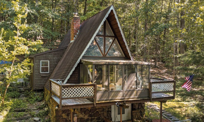 Shawanese Cabin | PROMO 5%WEEKLY/10% MONTHLY DISCnEscape in our Rain-Forest in Frame Cabin-Retreat