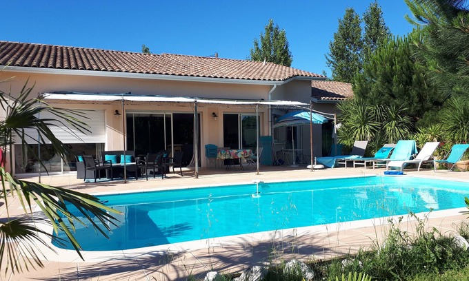 Virazeil House | PROMO VILLA, 4-12pers, panoramic view, private swimming pool, quiet