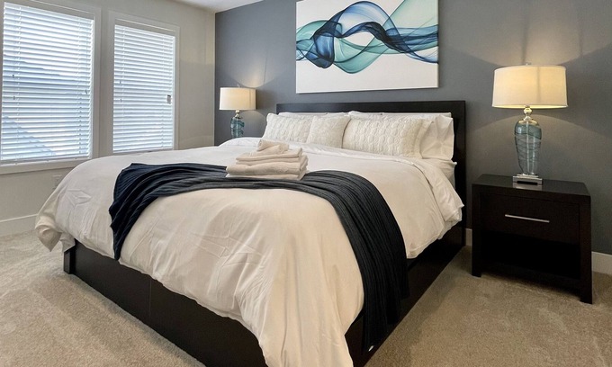 Sardis House | Promontory Paradigm - King Bed/Mountain Views/A/C/Self Check-in/ LONG STAYS