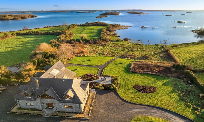 Carrowmoreknock Cottage | Property 434 - Oughterard - sleeps 12 guests in 6 bedrooms