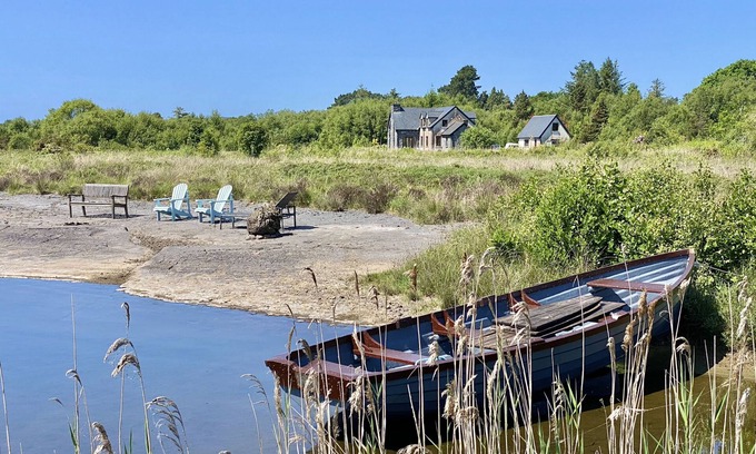 Oughterard Cottage | Property 450 - Oughterard - sleeps 8 guests in 4 bedrooms