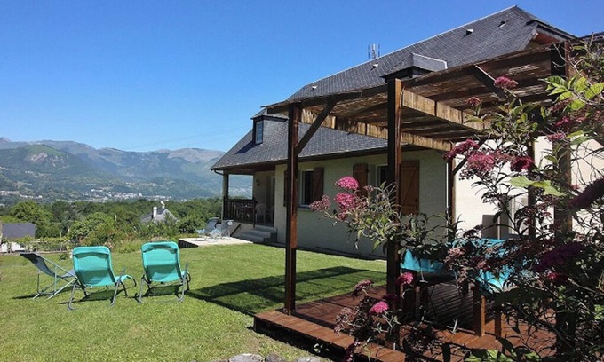 Beaucens House | Property in the heart of the village with breathtaking views of the Argelès valley