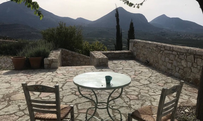 Messolonghi House | Property nestled in olive groves in the heart of the Mycenaean countryside