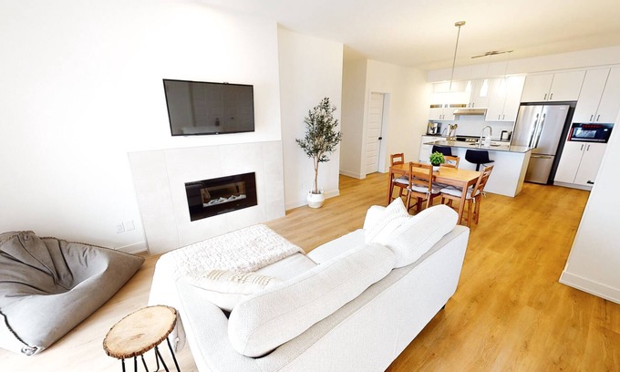 Buckingham Condo | property test