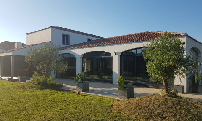 Beauvoir-sur-Mer House | Property with indoor pool of 270m2