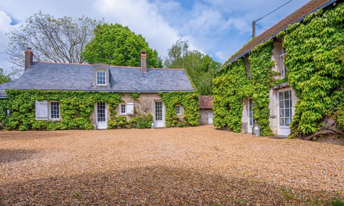 Pontigne House | Propriété au Calme Avec Piscine au Coeur de L'anjou ! Idéale Pour les Familles