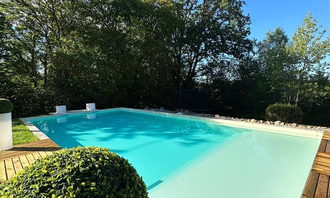 Chamboulive Villa | Propriété de Campagne Rénovée Avec Piscine, Calme, Nature, Randonnée