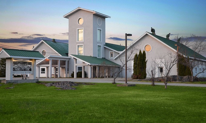 Timiskaming District Hotel | Prospectors Inn