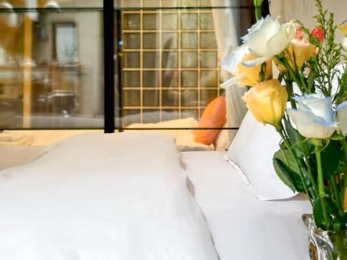 Huaihai Road Commercial Area House | Prosperity B&B Downtown Shanghai - Yongkang Road Branch