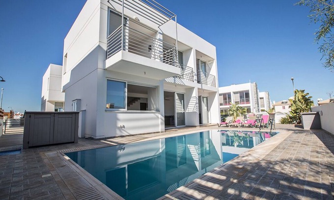 Kapparis Cottage | Protaras Pearl Villa PE15 - a villa that sleeps 6 guests in 3 bedrooms