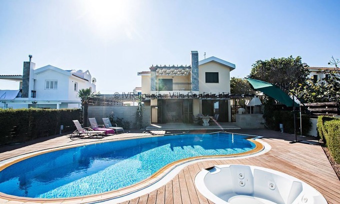 Protaras Cottage | Protaras Spetses Villa SP5 - a villa that sleeps 6 guests in 3 bedrooms
