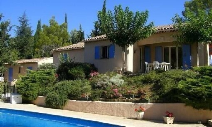 Gareoult House | Provencal farmhouse/1 large house + a small house with secure pool and garden