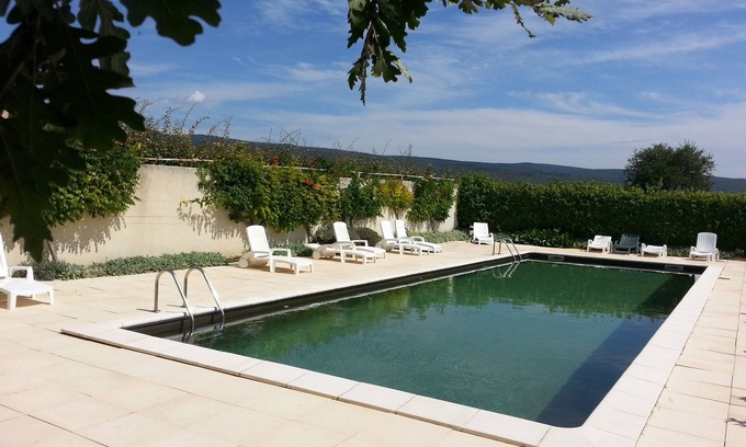 Flassan Bed & Breakfast | Provence, at the foot of Mont Ventoux, in a hamlet surrounded by vineyards