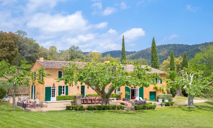 La Mole Villa | Provence Country Villa - 6 BR, Pool & Garden