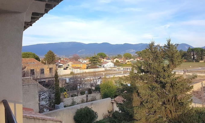 Valreas Apartment | Provence: Crossing city apartment, quiet, very bright, terrace. 2 stars.