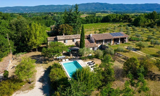 Ansouis Other | Provence farmhouse with swimming pool, olive grove 6 people, Rated 3 stars