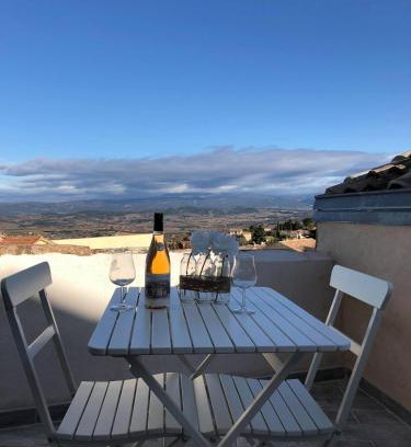 Bonnieux Apartment | Provence Luberon Bonnieux location gite chez Marcelle