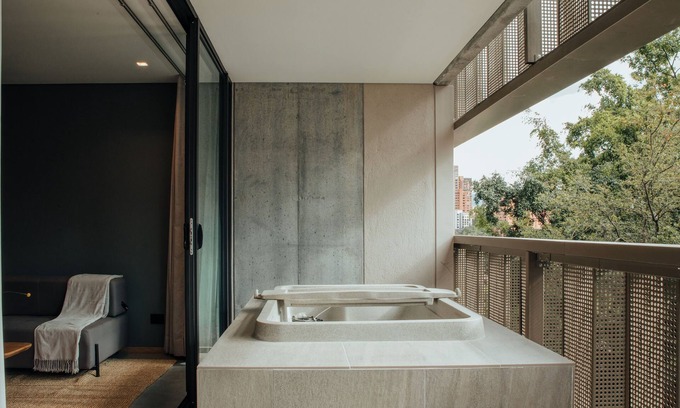 Lalinde Apartment | Provenza-AC-Balcony-Deluxe-Jacuzzi- Wake 312