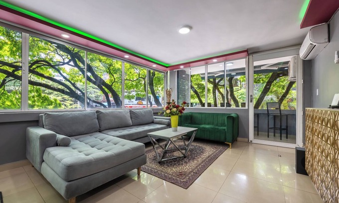 La Florida Apartment | Provenza Jewel nJacuzzi Ac Luxury Prime location