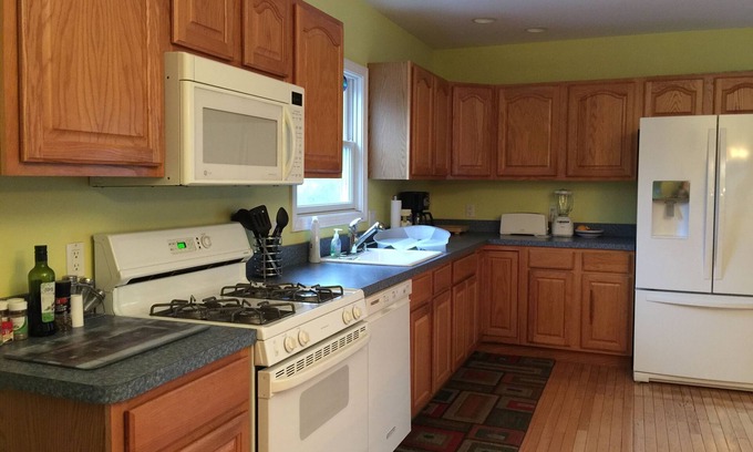 Provincetown House | Provincetown Water & Monument Views Huge Townhouse- Boatslip 5 min walk